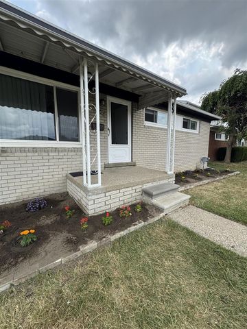 25454 Pattow Street, Roseville, MI 48066