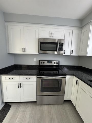 25454 Pattow Street, Roseville, MI 48066