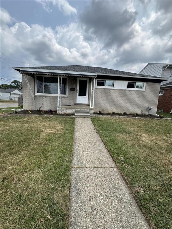 25454 Pattow Street, Roseville, MI 48066