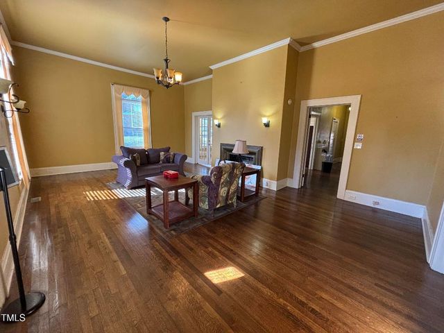 726 S Garnett Street, Henderson, NC 27536