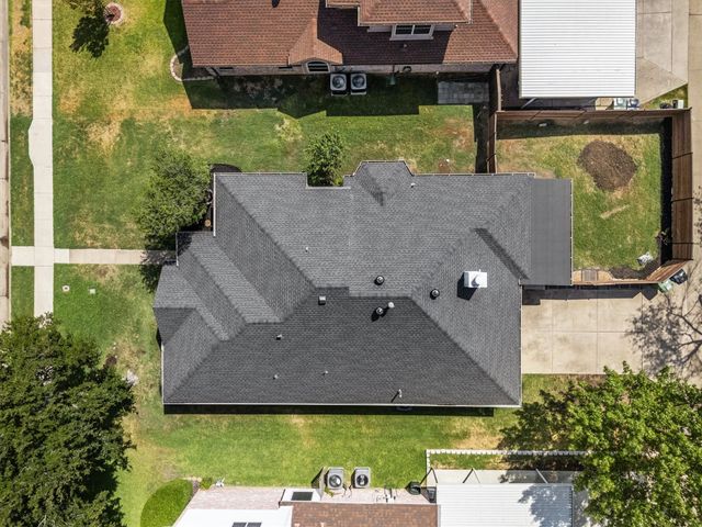 1622 Glenmore Drive, Lewisville, TX 75077