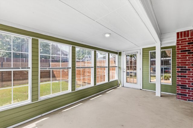 1622 Glenmore Drive, Lewisville, TX 75077