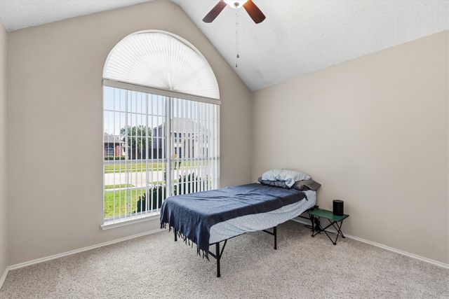 1622 Glenmore Drive, Lewisville, TX 75077