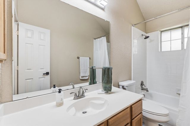 1622 Glenmore Drive, Lewisville, TX 75077
