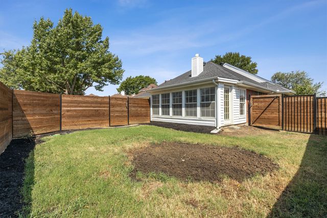 1622 Glenmore Drive, Lewisville, TX 75077