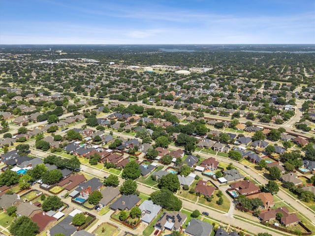 1622 Glenmore Drive, Lewisville, TX 75077