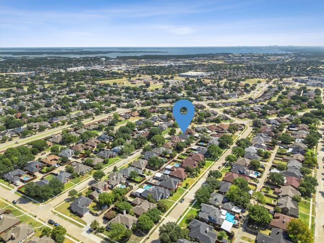 1622 Glenmore Drive, Lewisville, TX 75077