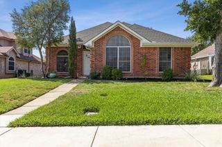 1622 Glenmore Drive, Lewisville, TX 75077