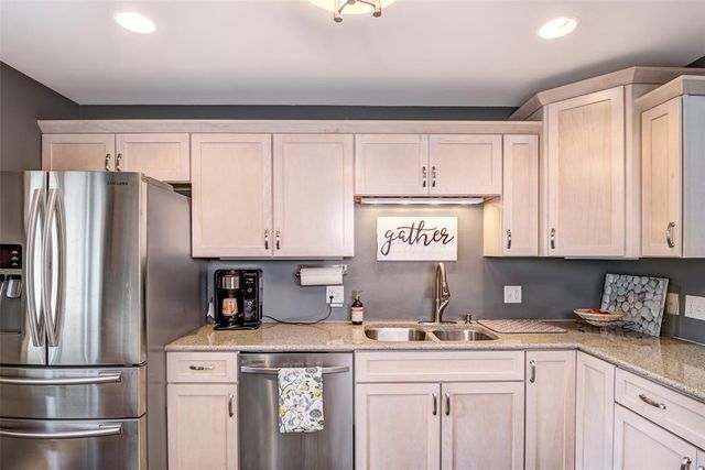 1312 Knollwood Trail, Altoona, WI 54720