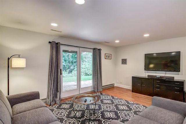 1312 Knollwood Trail, Altoona, WI 54720
