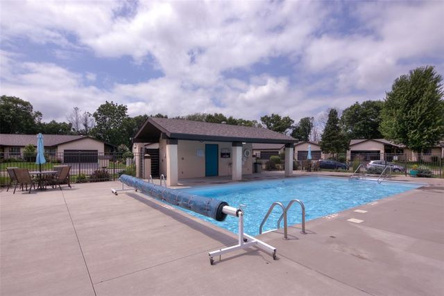 1312 Knollwood Trail, Altoona, WI 54720