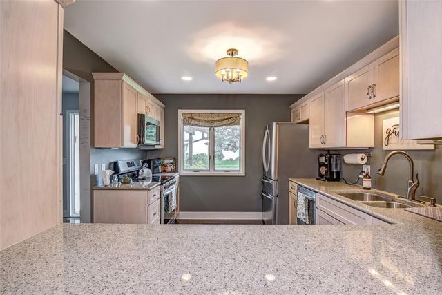 1312 Knollwood Trail, Altoona, WI 54720