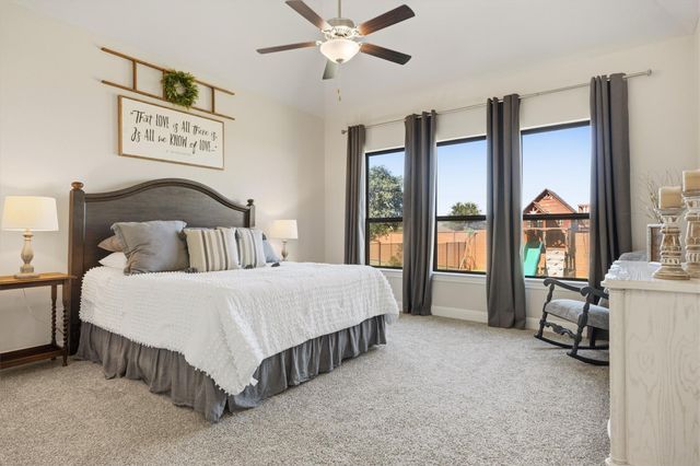 1216 Scenic Oaks DR, Georgetown, TX 78628