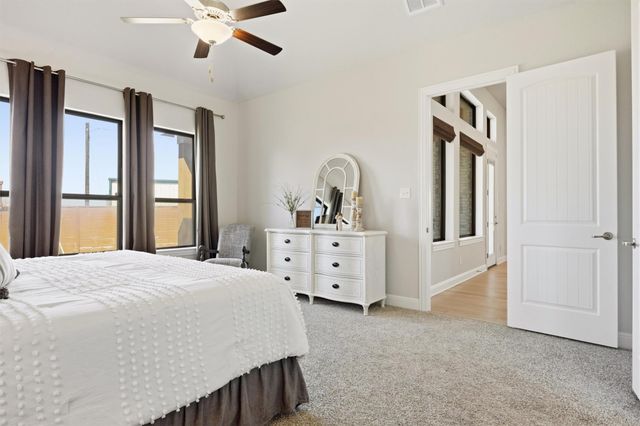1216 Scenic Oaks DR, Georgetown, TX 78628
