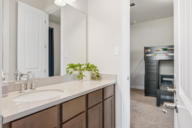 1216 Scenic Oaks DR, Georgetown, TX 78628