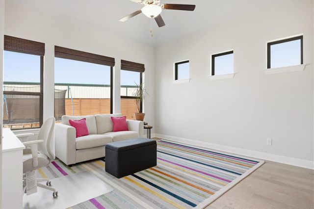 1216 Scenic Oaks DR, Georgetown, TX 78628
