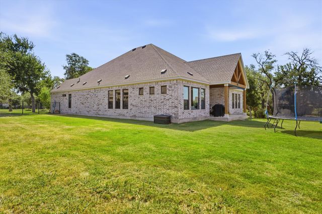 1216 Scenic Oaks DR, Georgetown, TX 78628