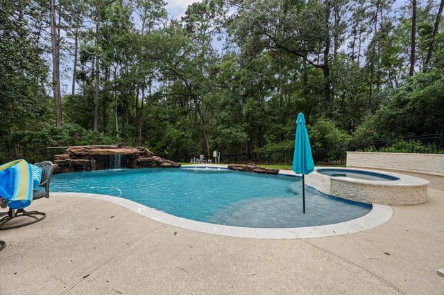 6203 Fieldwood Lane, Conroe, TX 77304