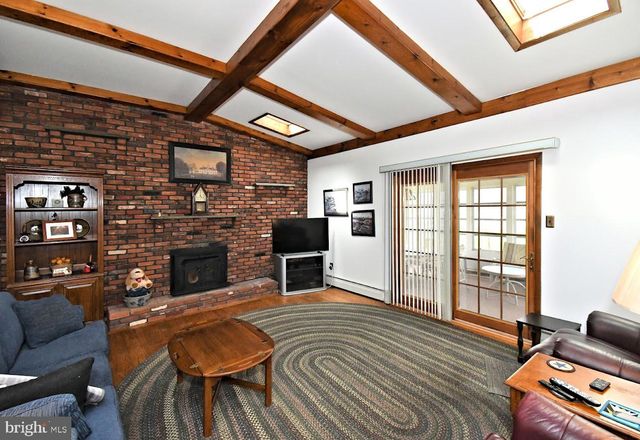 31 FARBER DR, Chalfont, PA 18914