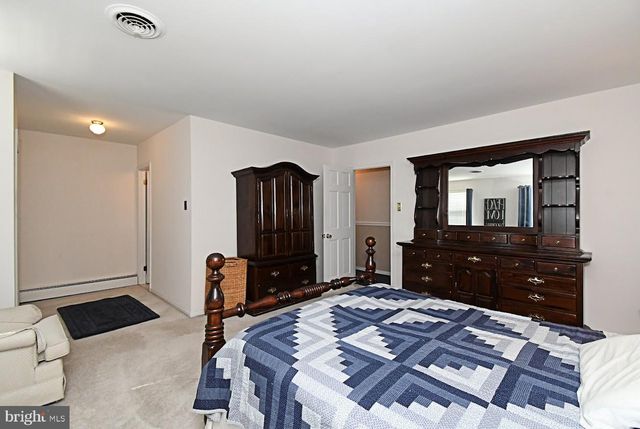 31 FARBER DR, Chalfont, PA 18914