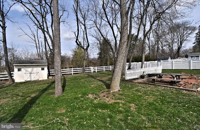 31 FARBER DR, Chalfont, PA 18914
