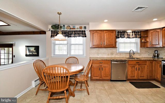 31 FARBER DR, Chalfont, PA 18914