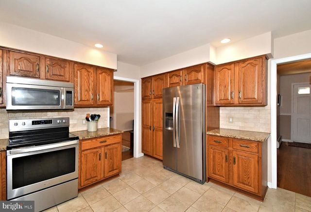 31 FARBER DR, Chalfont, PA 18914
