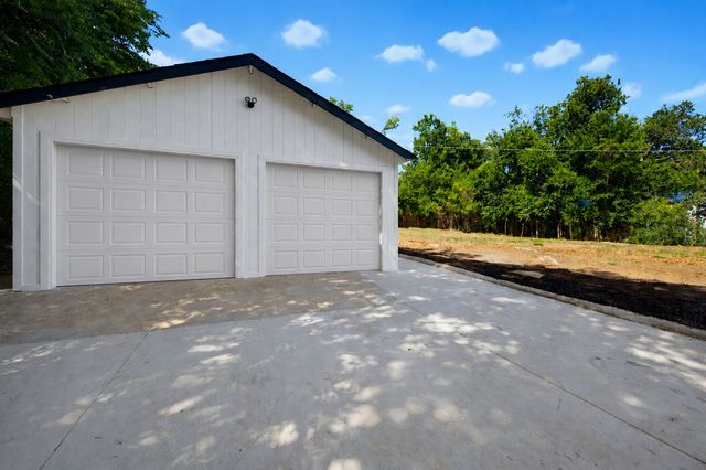 6909 Park Place Drive, Richland Hills, TX 76118