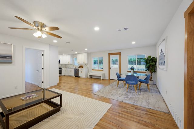 6909 Park Place Drive, Richland Hills, TX 76118