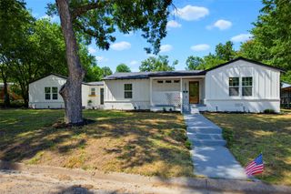 6909 Park Place Drive, Richland Hills, TX 76118