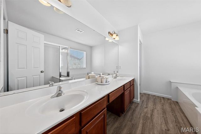 355 Wild Oak Drive, O'fallon, MO 63368