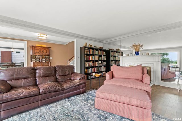 5934 N ELM Lane, Peoria, IL 61614