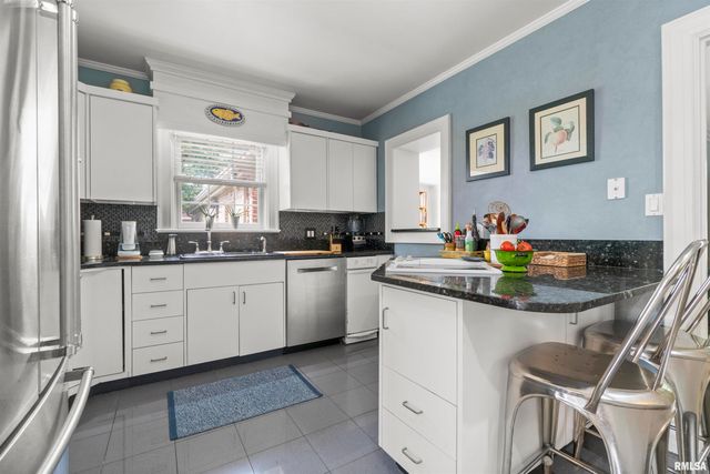 5934 N ELM Lane, Peoria, IL 61614