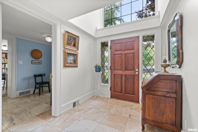 5934 N ELM Lane, Peoria, IL 61614