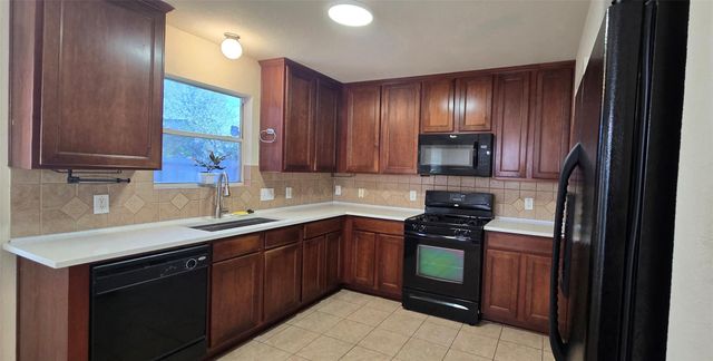1903 Roaring Springs Drive, Pearland, TX 77584