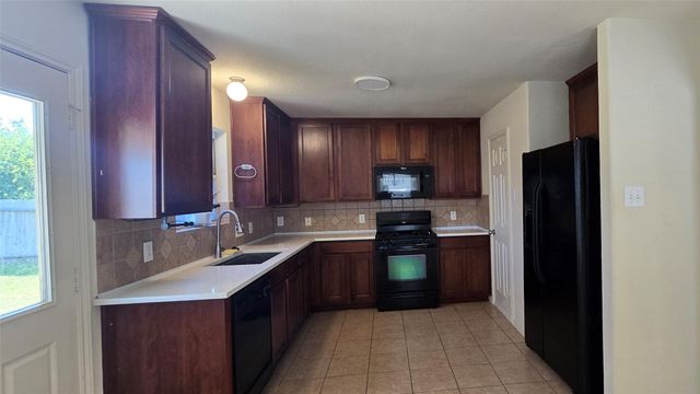 1903 Roaring Springs Drive, Pearland, TX 77584