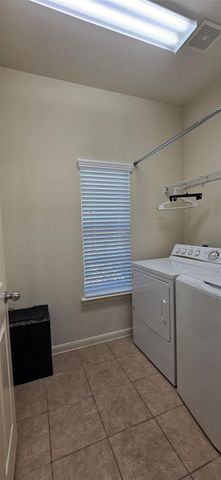 1903 Roaring Springs Drive, Pearland, TX 77584