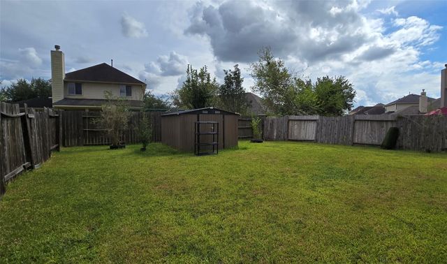 1903 Roaring Springs Drive, Pearland, TX 77584
