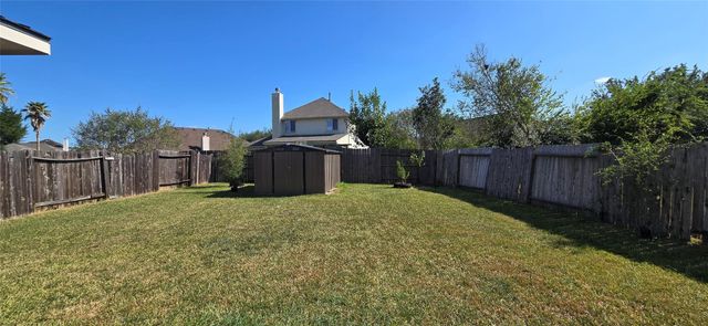 1903 Roaring Springs Drive, Pearland, TX 77584