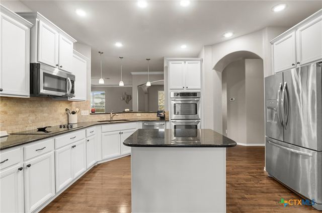 1316 Blue Leaf Drive, Temple, TX 76502