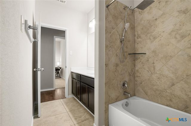 1316 Blue Leaf Drive, Temple, TX 76502
