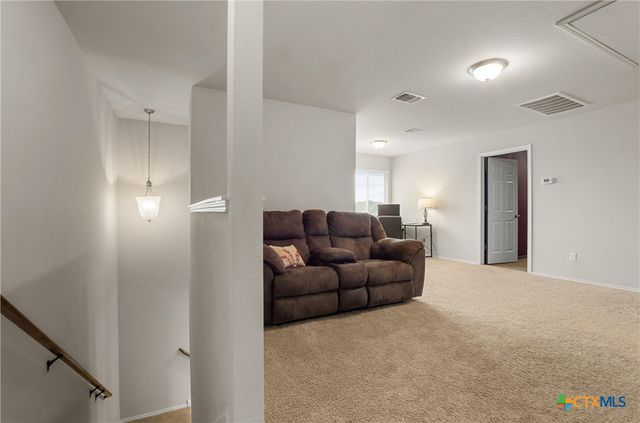 1316 Blue Leaf Drive, Temple, TX 76502
