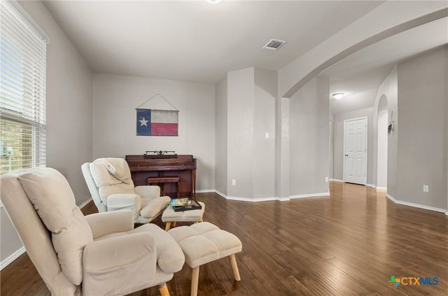 1316 Blue Leaf Drive, Temple, TX 76502