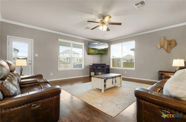 1316 Blue Leaf Drive, Temple, TX 76502