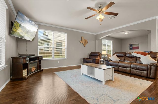 1316 Blue Leaf Drive, Temple, TX 76502