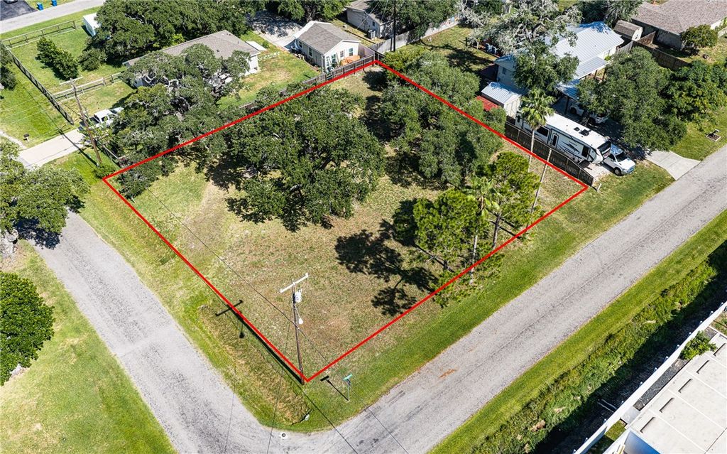 606 Fulton Ave, Rockport, TX 78382 — exterior