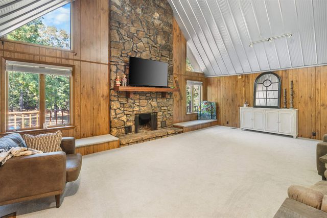 1018 Old Fort Road, Melbourne, AR 72556