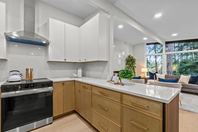 3901 151st Avenue SE, Bellevue, WA 98006