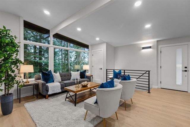 3901 151st Avenue SE, Bellevue, WA 98006