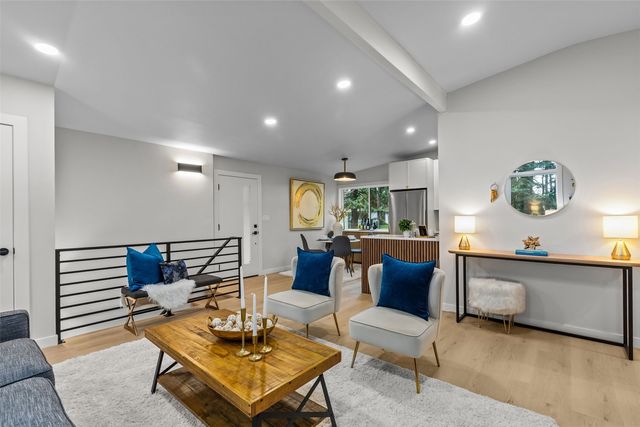 3901 151st Avenue SE, Bellevue, WA 98006